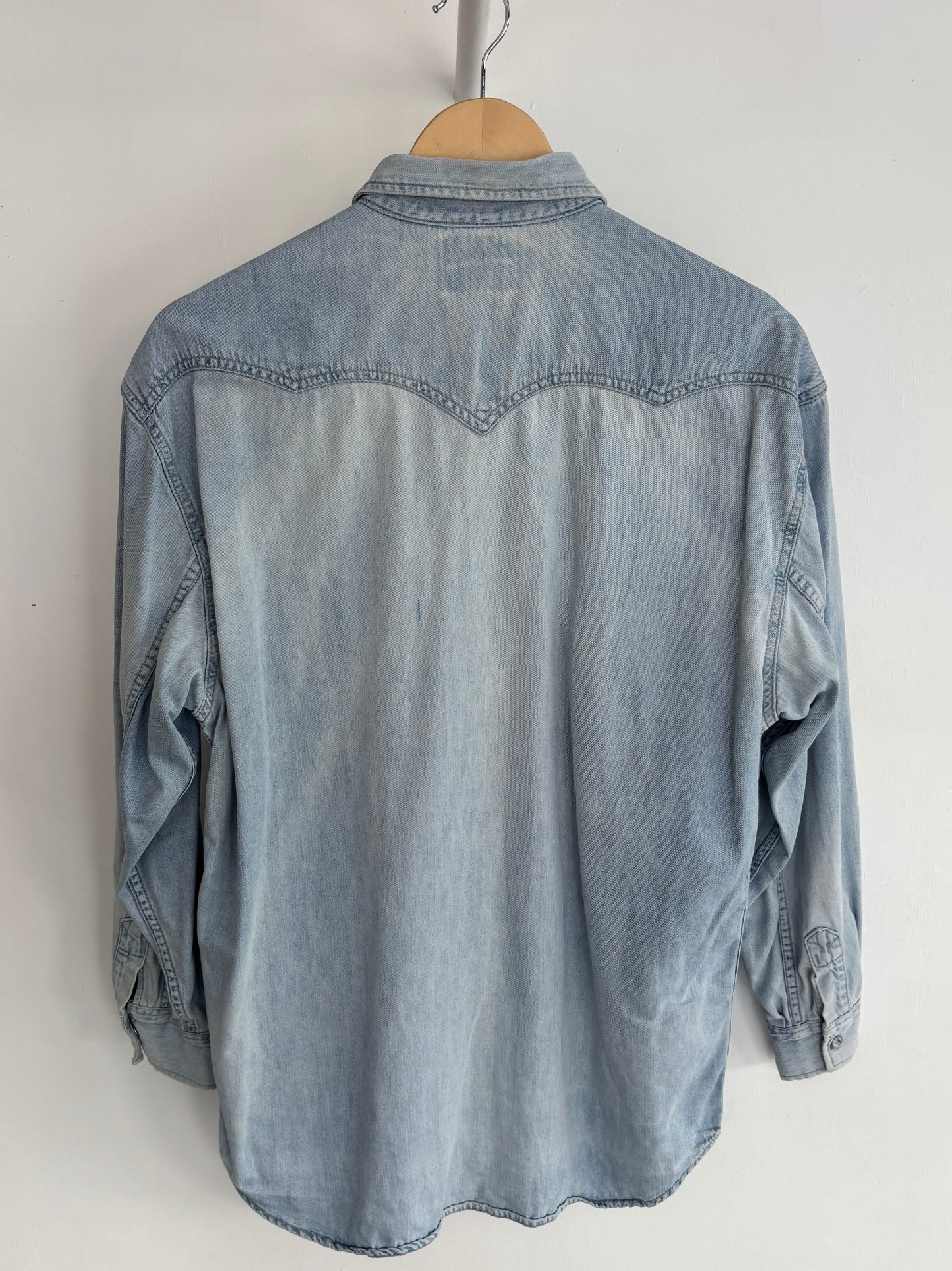 M - VINTAGE LEVIS DENIM SHIRT