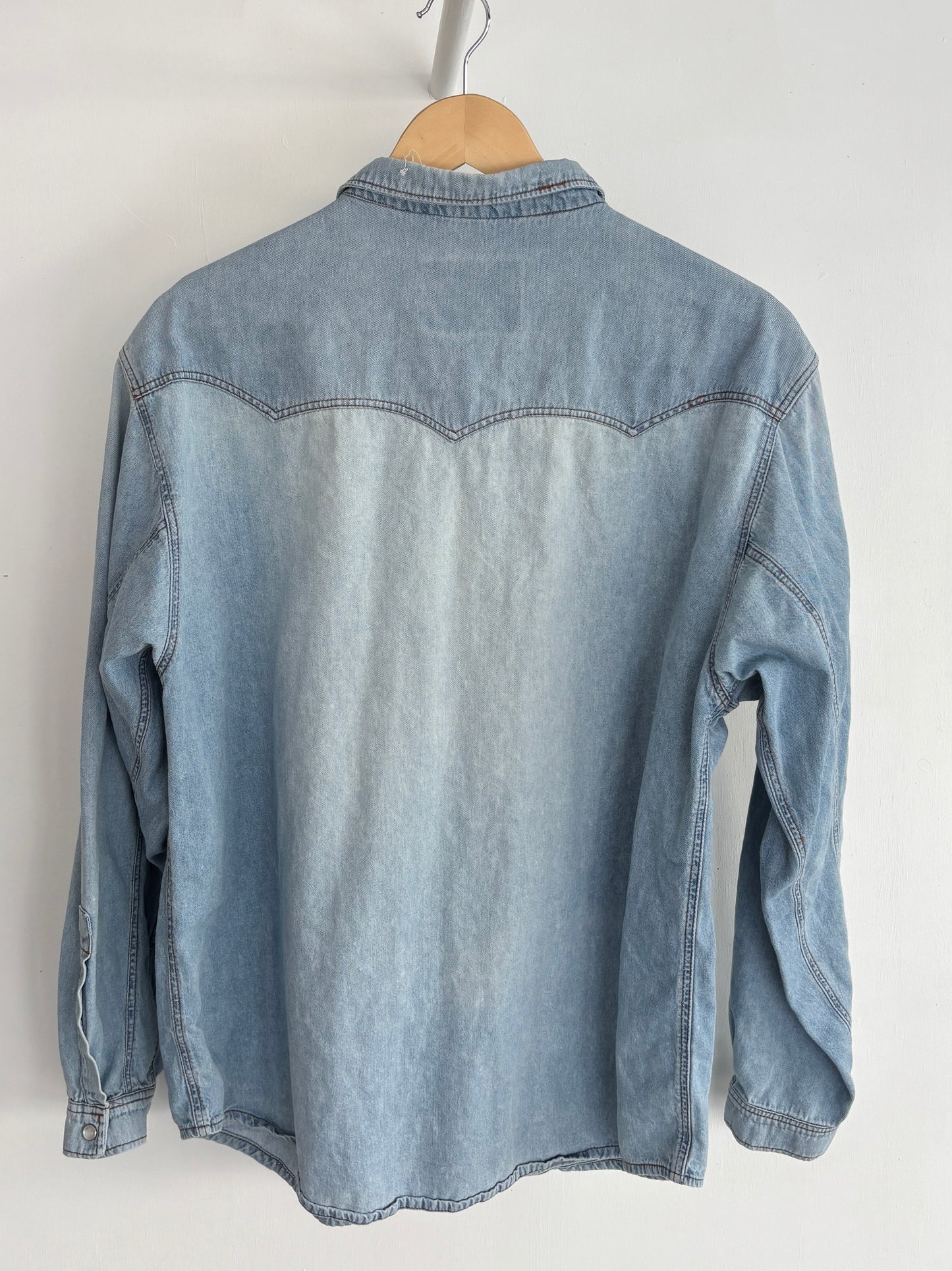 M - VINTAGE LEVIS DENIM SHIRT