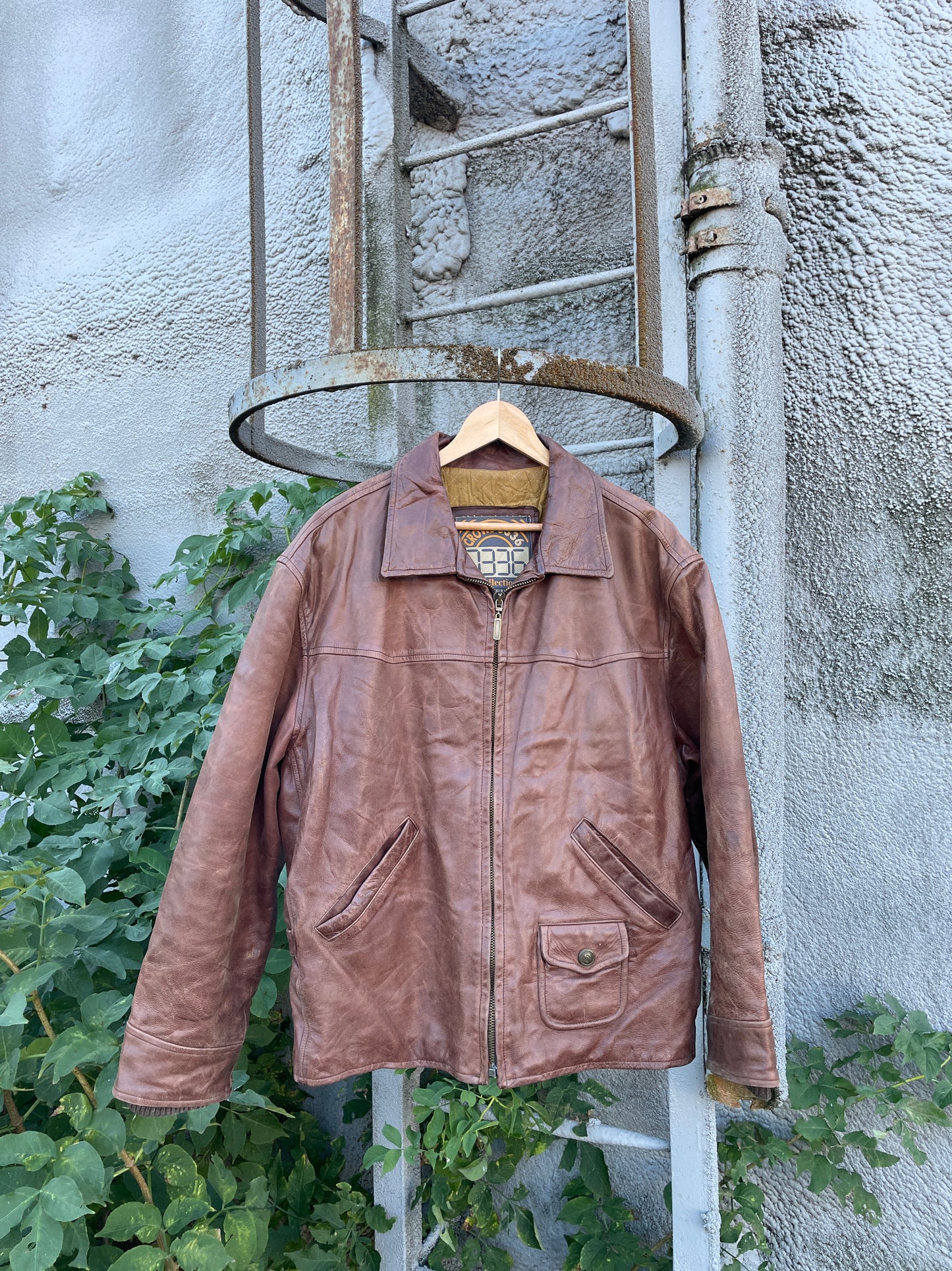 L - VINTAGE LEATHER JACKET