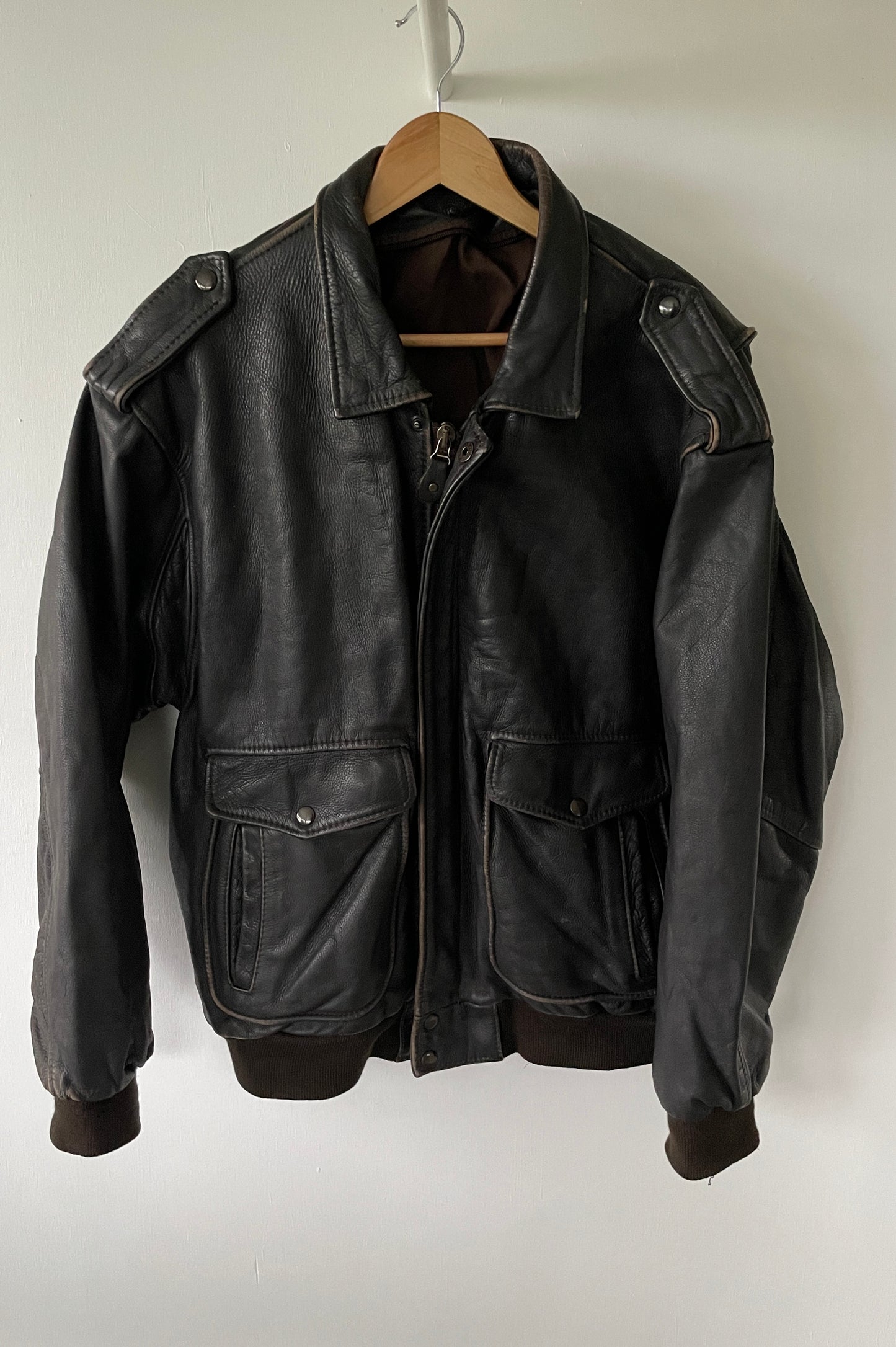 L - VINTAGE LEATHER JACKET