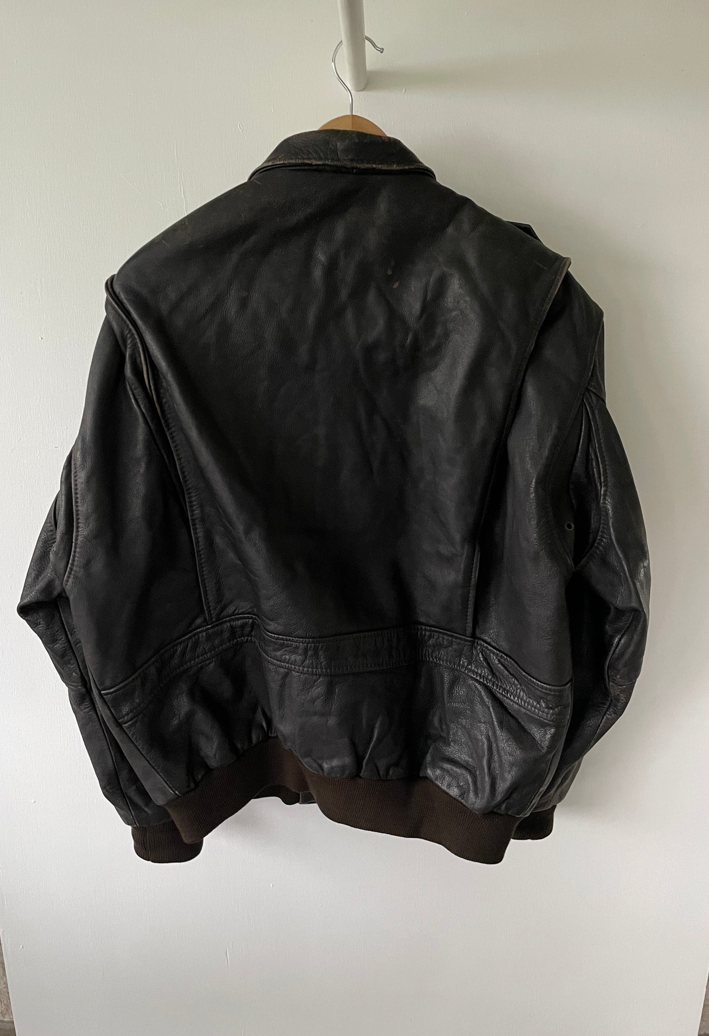 L - VINTAGE LEATHER JACKET