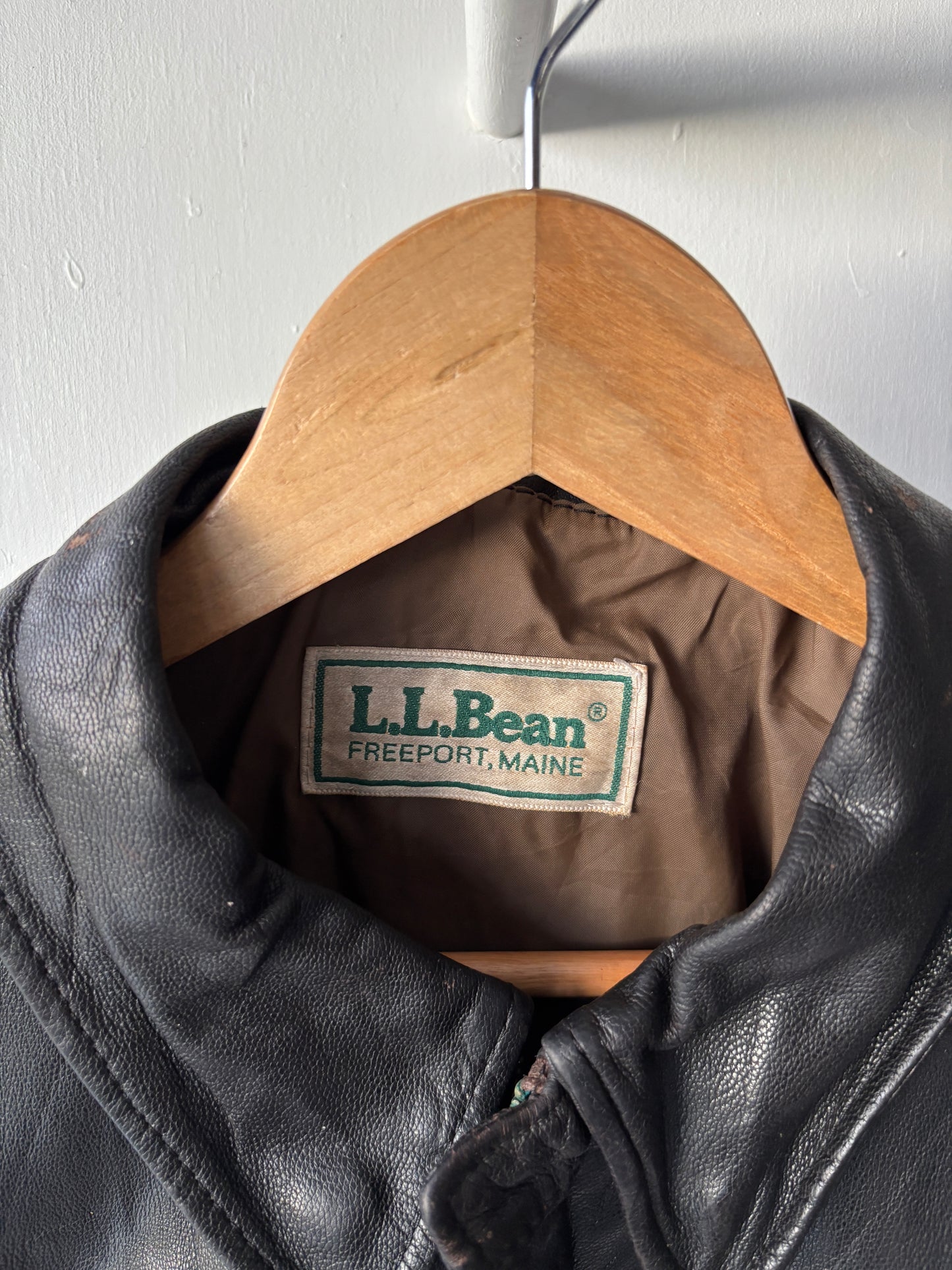 L - VINTAGE LL BEAN LEATHER JACKET