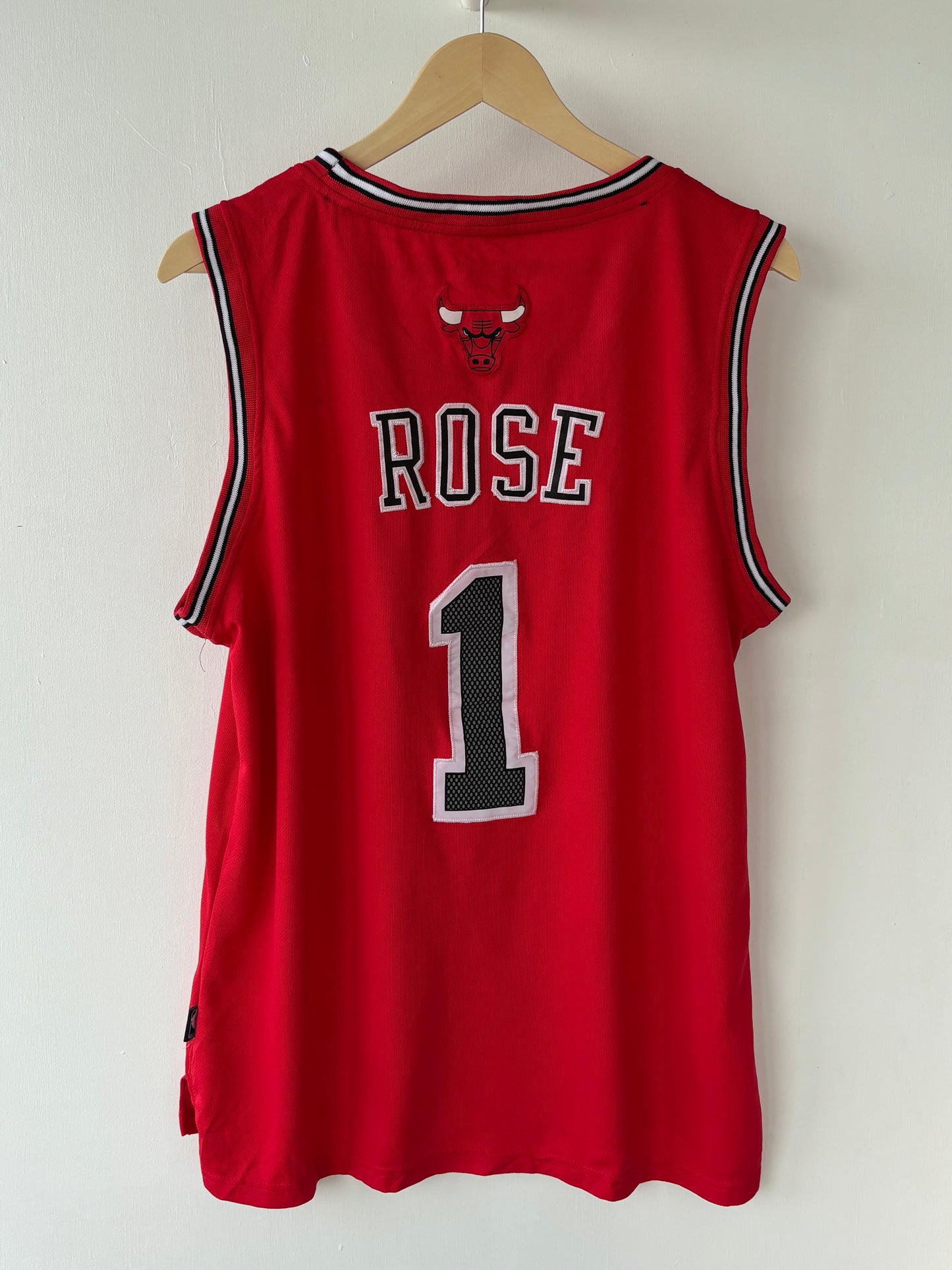 L - VINTAGE BULLS ROSE BASKETBALL JERSEY