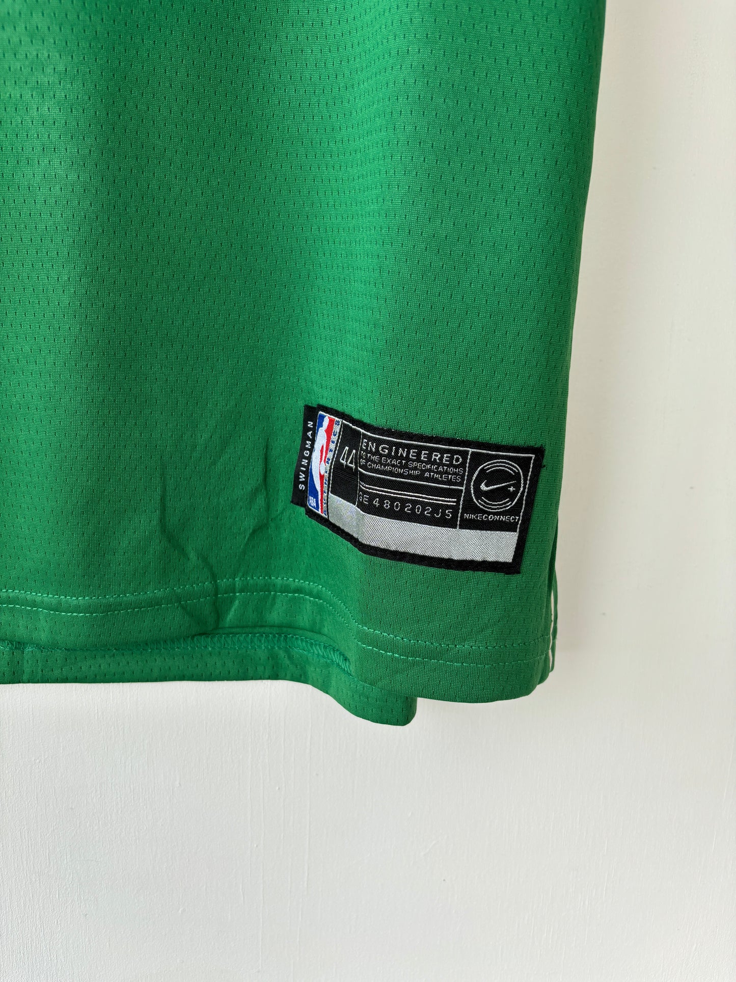 M - VINTAGE MILWAUKEE BASKETBALL JERSEY