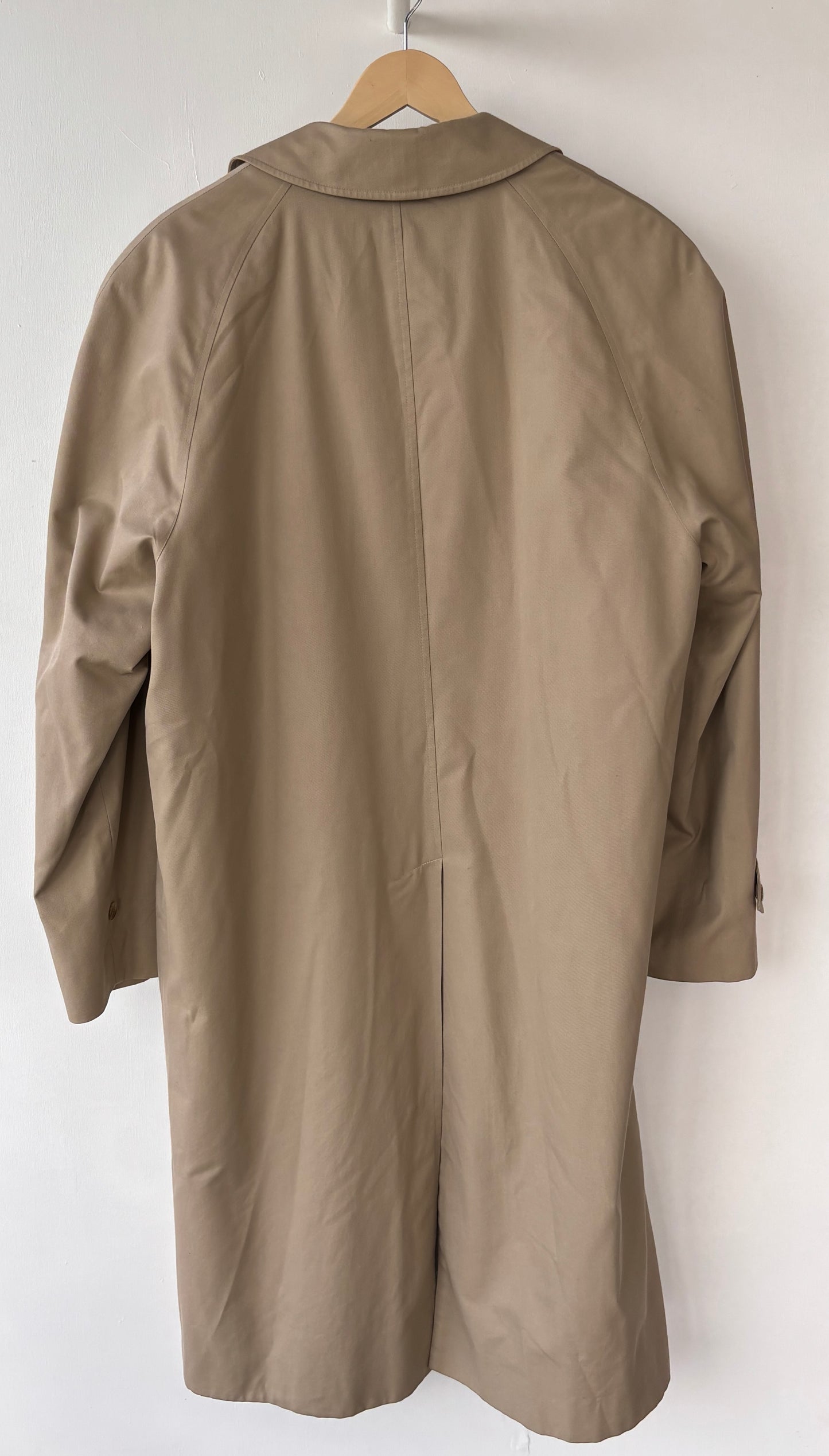 L - VINTAGE BURBERRY COAT