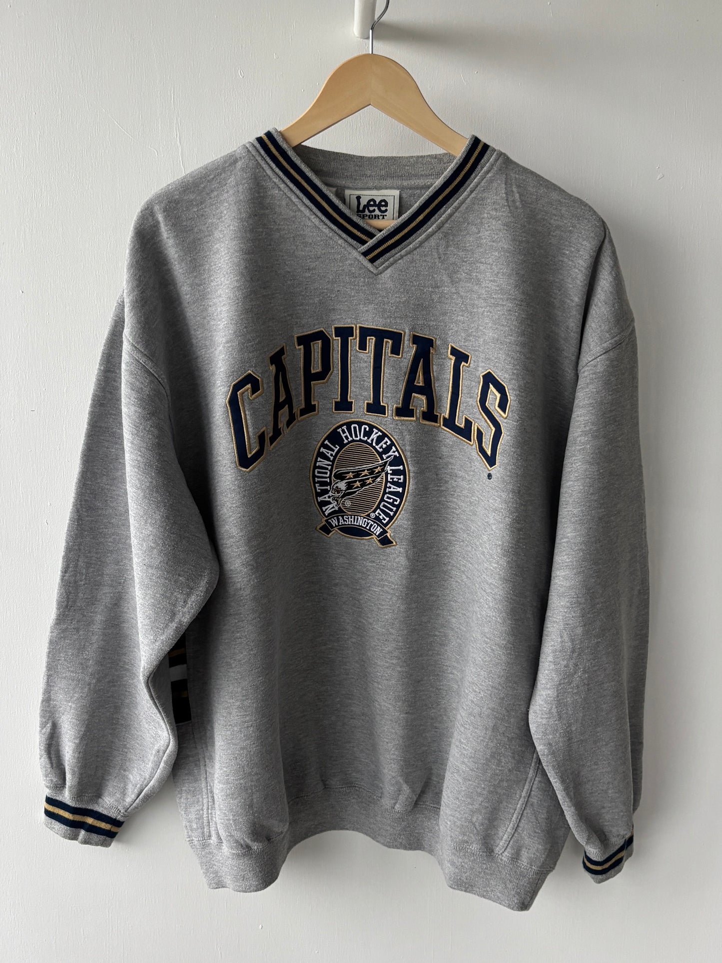 L - VINTAGE CAPITALS SWEATSHIRT