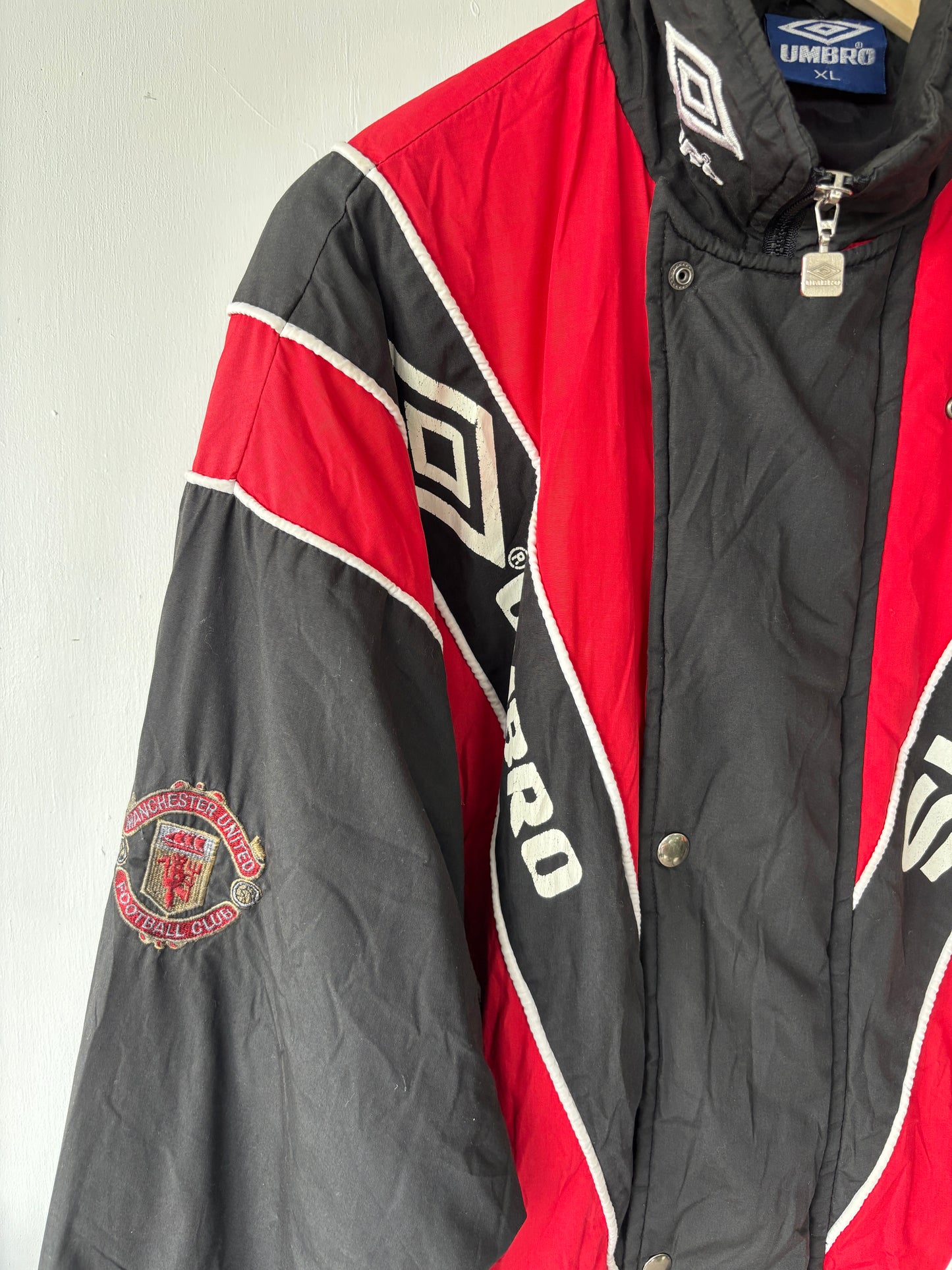 XL - VINTAGE 90S MAN UNITED UMBRO COAT