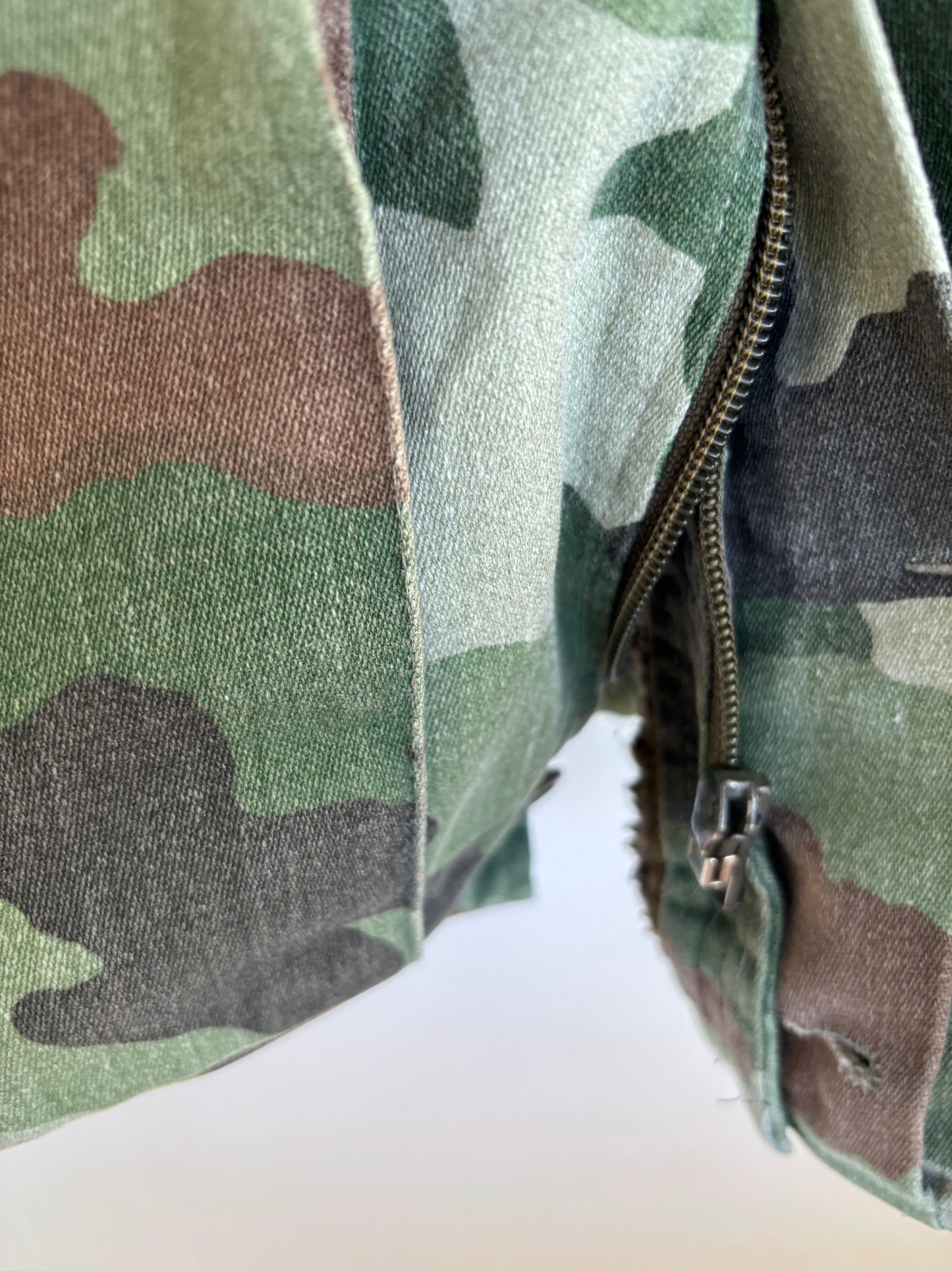 XL - VINTAGE CAMO VEST
