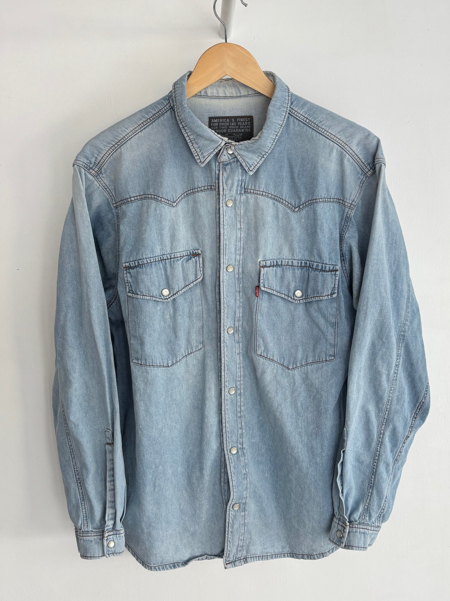 M - VINTAGE LEVIS DENIM SHIRT