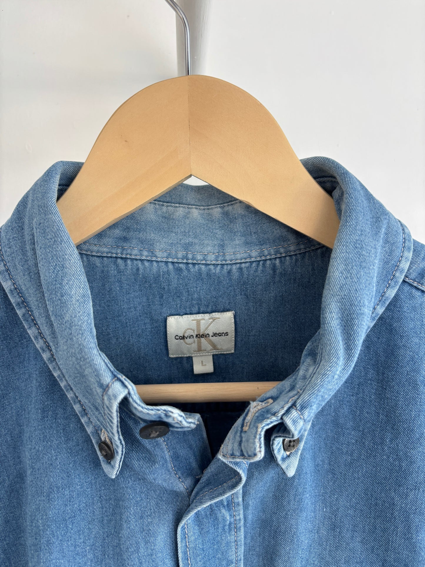 L - VINTAGE CALVIN KLEIN DENIM SHIRT