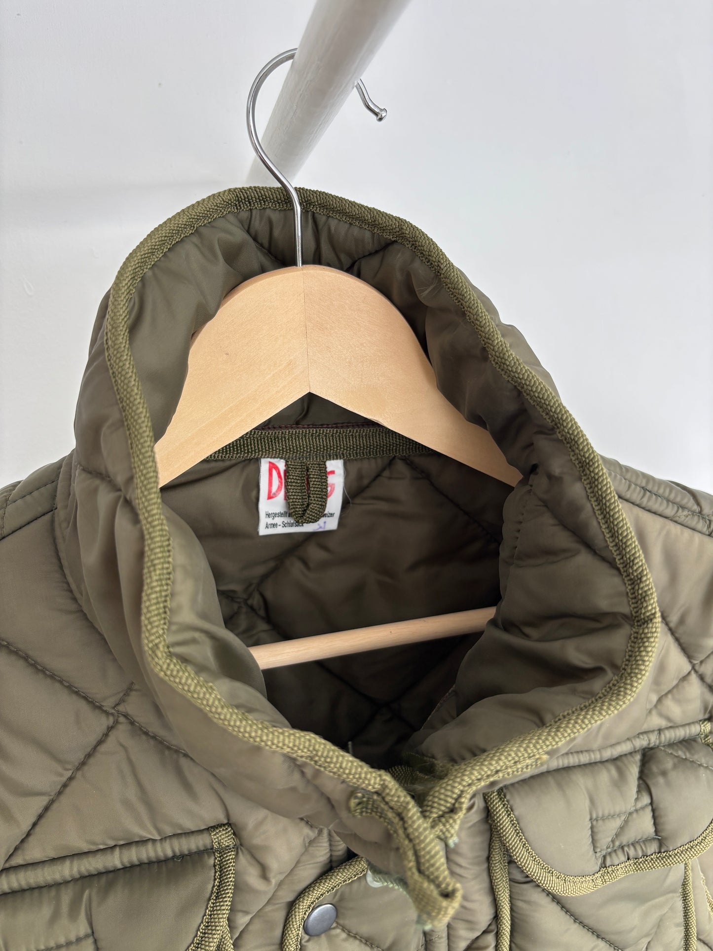 M - VINTAGE ARMY STYLE QUILTED VEST