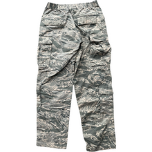 Load image into Gallery viewer, 31/32 - VINTAGE US ARMY PANTS