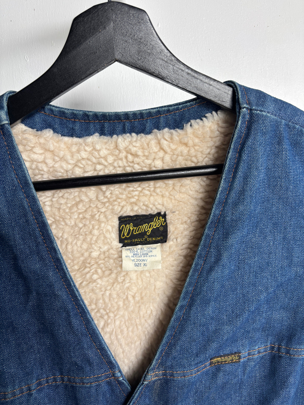 L - VINTAGE WRANGLER DENIM SHERPA LINED VEST