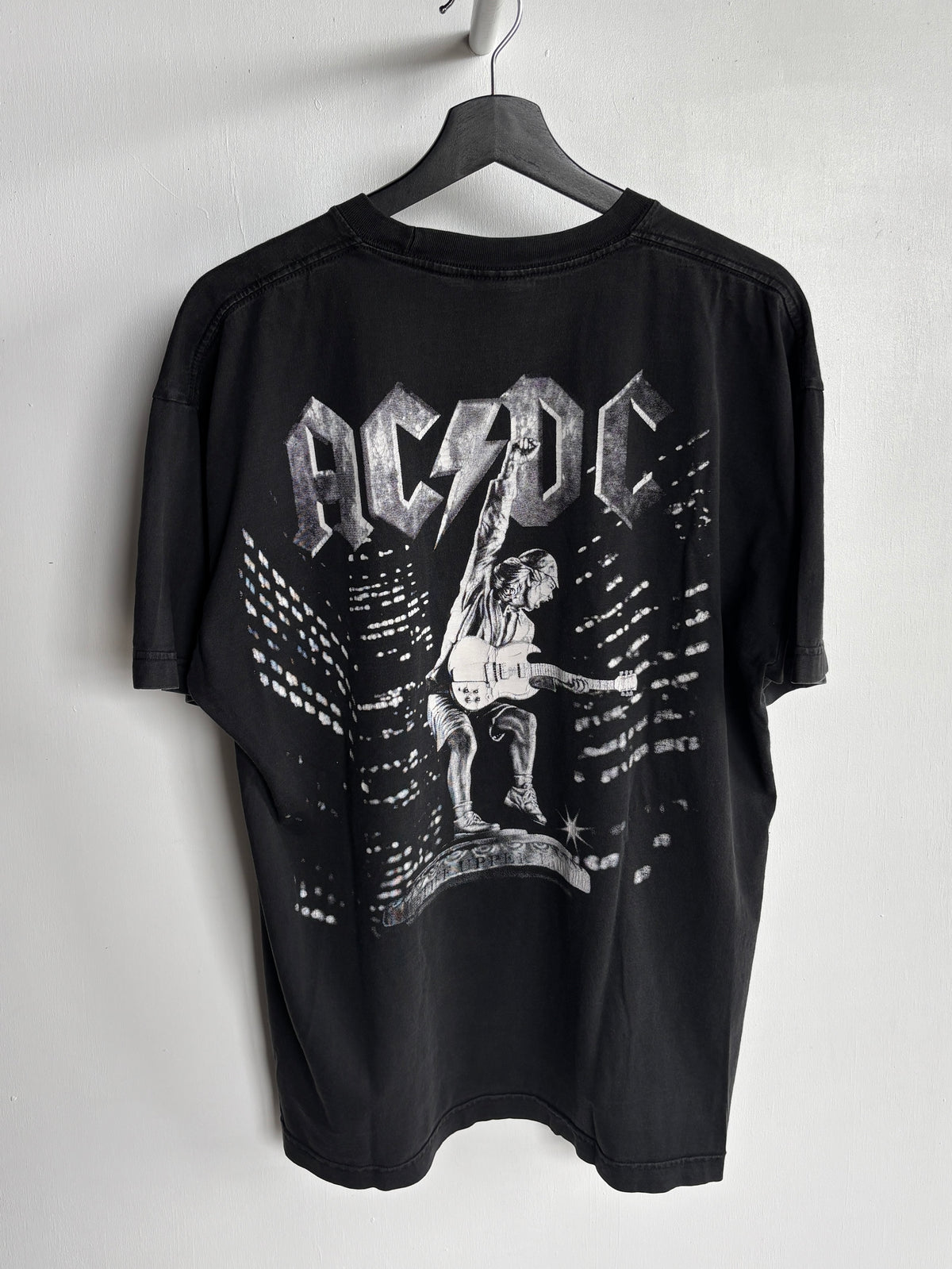 L - VINTAGE ACDC TEE