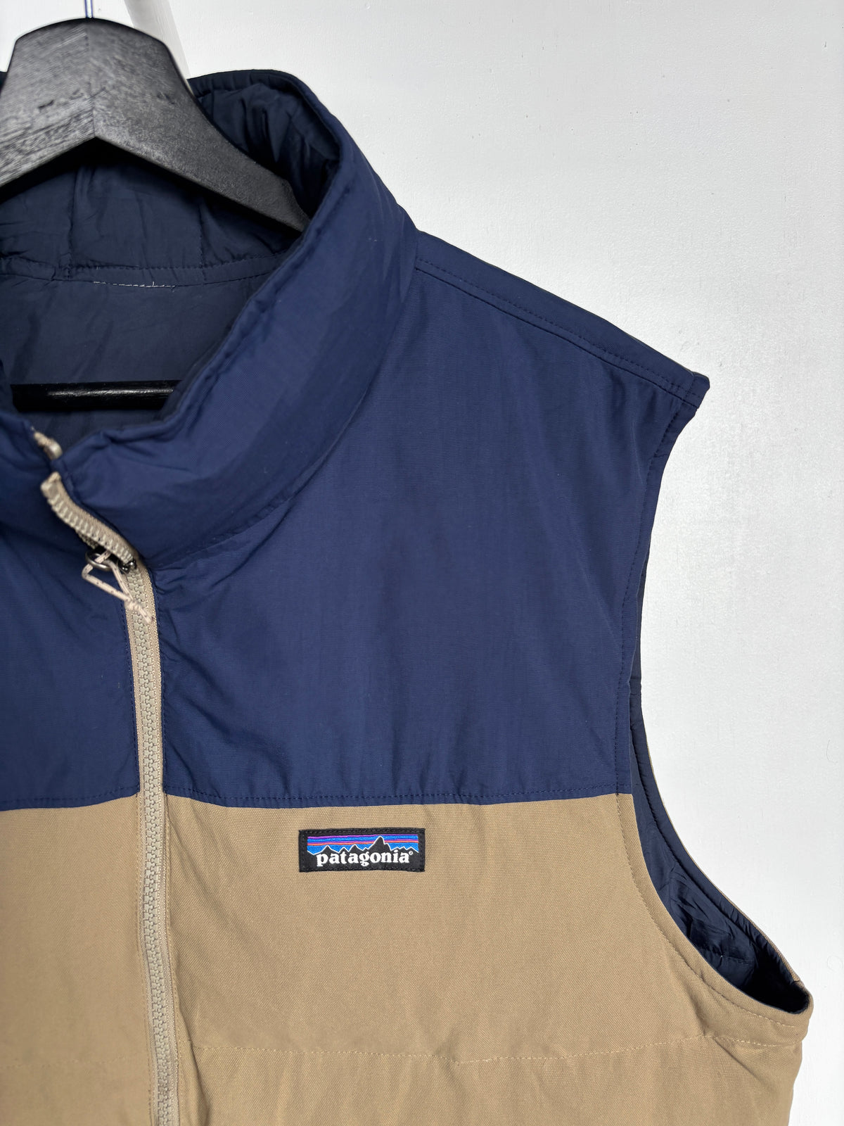 L - VINTAGE PATAGONIA REVERSIBLE VEST