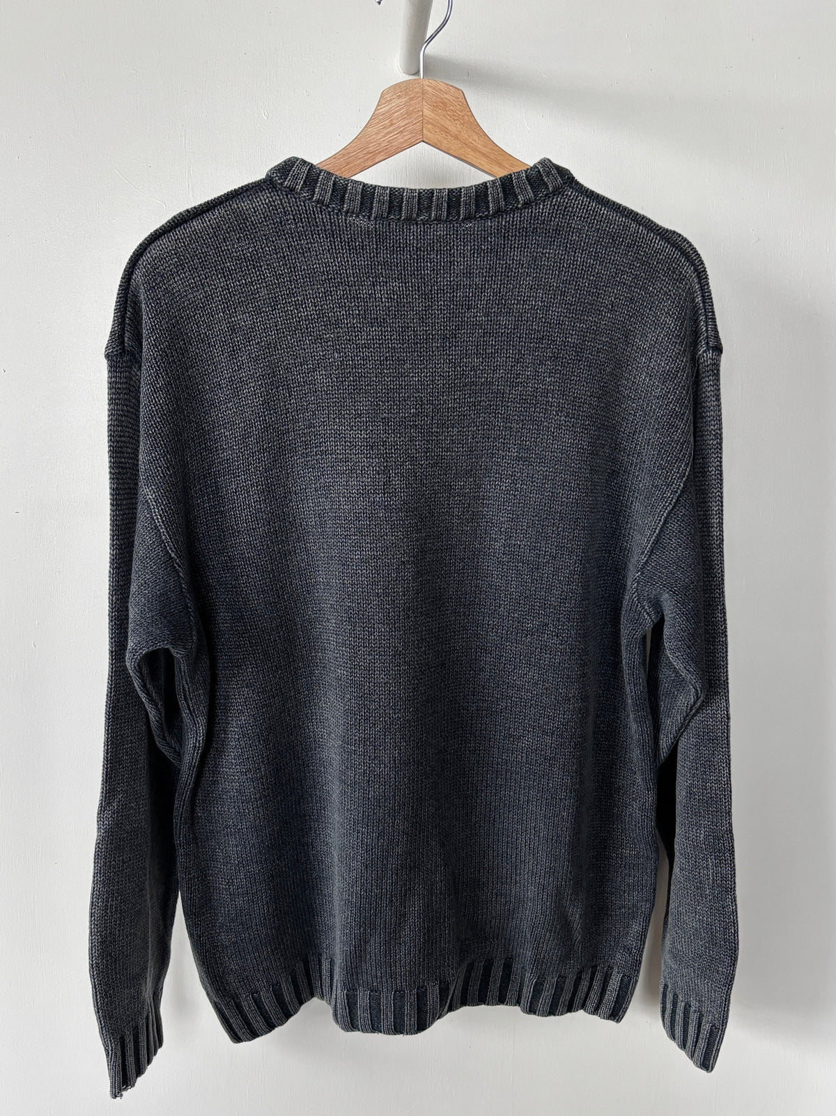 M - VINTAGE AVIREX KNITTED SWEATSHIRT