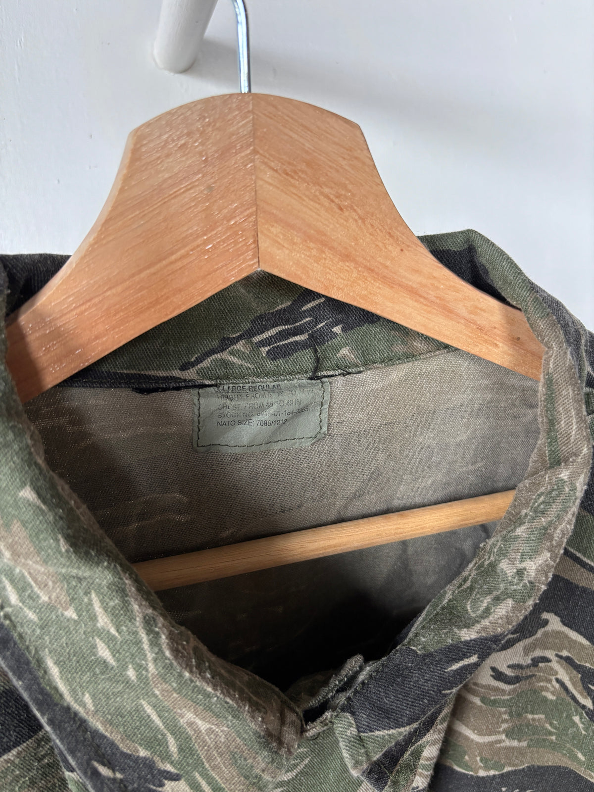 XL - VINTAGE TIGER STRIPED CAMO SHIRT JACKET