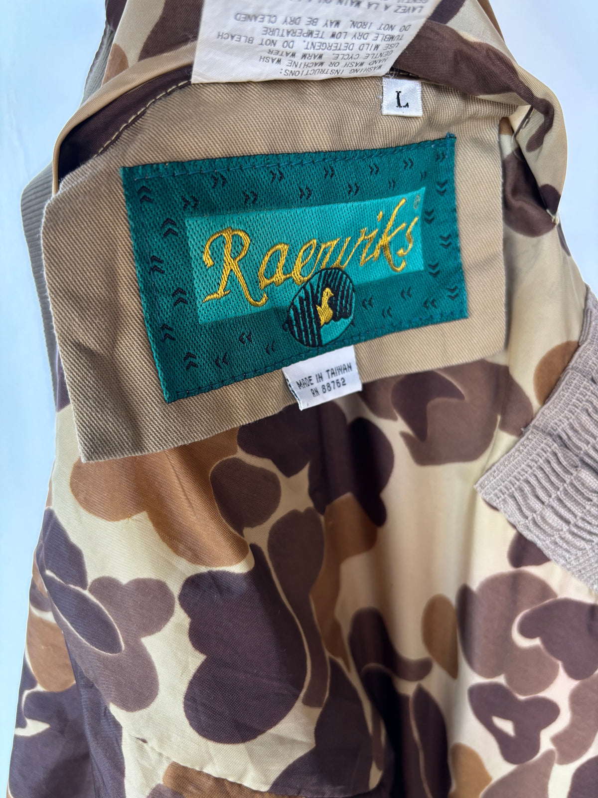 L - VINTAGE RAEWIKS HUNTING CAMO BOMBER JACKET