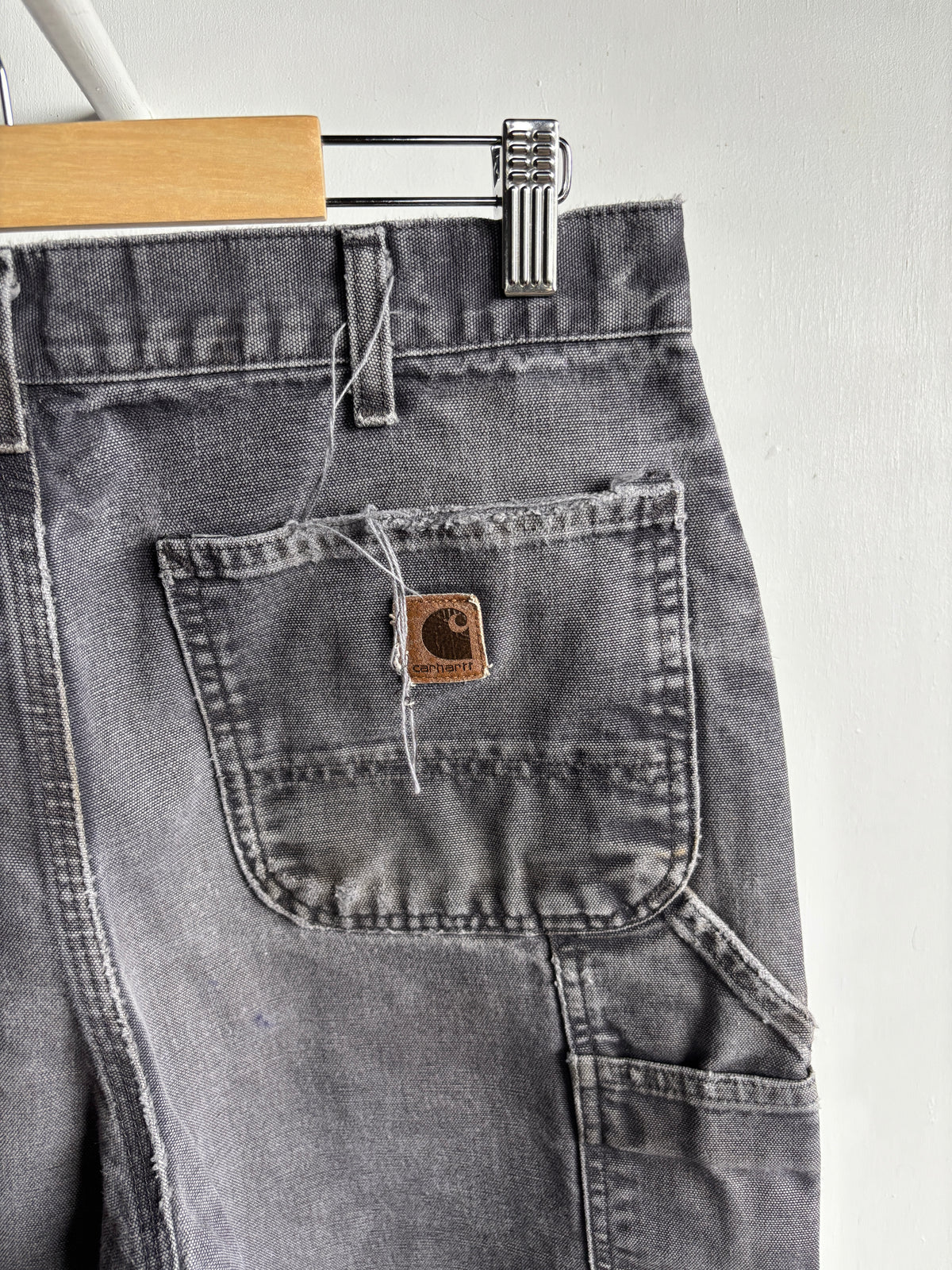 32/32 - VINTAGE CARHARTT CARPENTER PANTS
