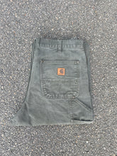 Load image into Gallery viewer, 34/32 - VINTAGE CARHARTT DOUBLE KNEES
