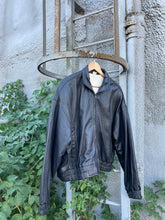 Load image into Gallery viewer, M - VINTAGE LEATHER JACKET
