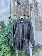 Load image into Gallery viewer, M - VINTAGE LEATHER JACKET
