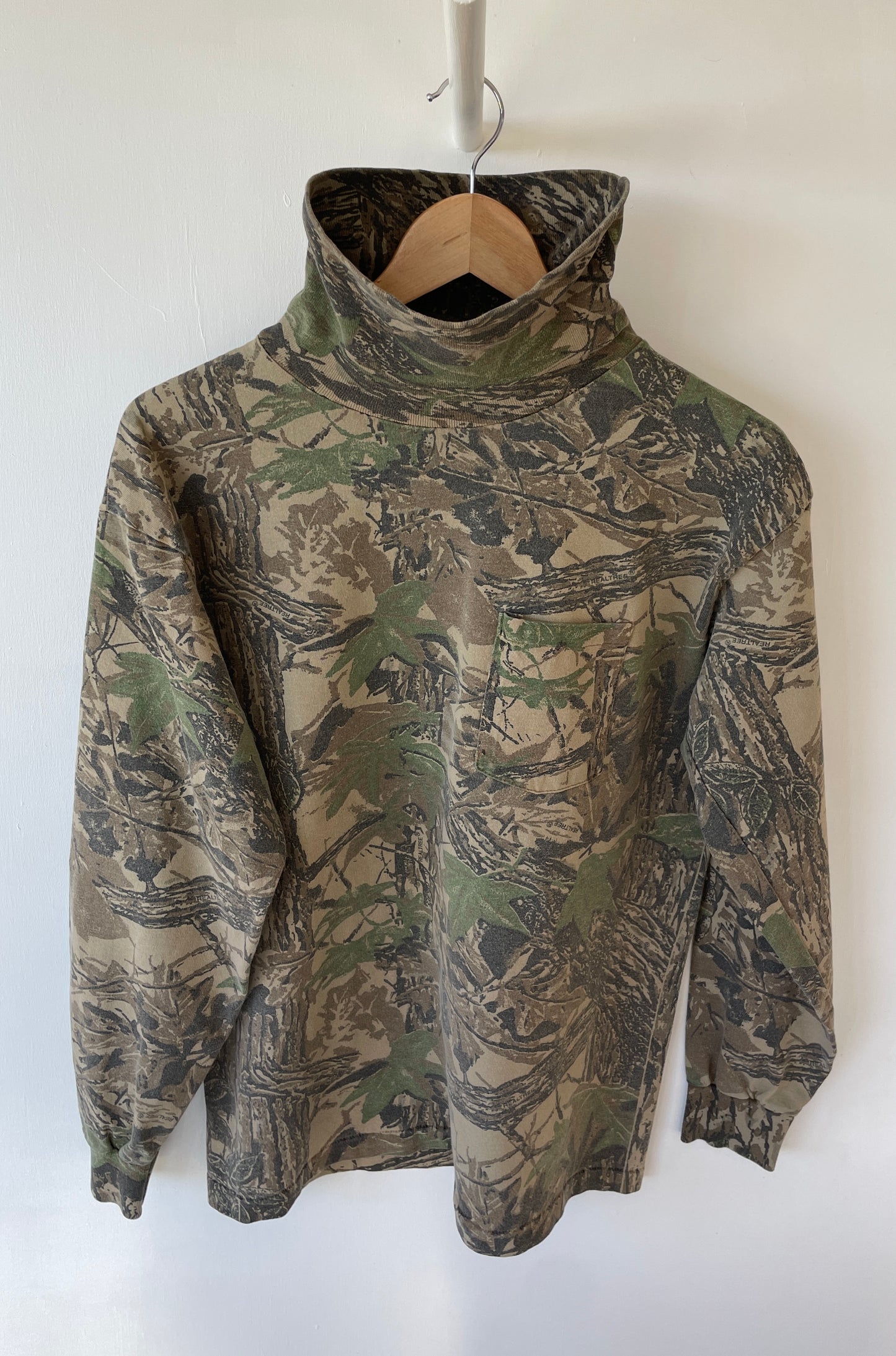 M - VINTAGE LONG SLEEVED CAMO TEE