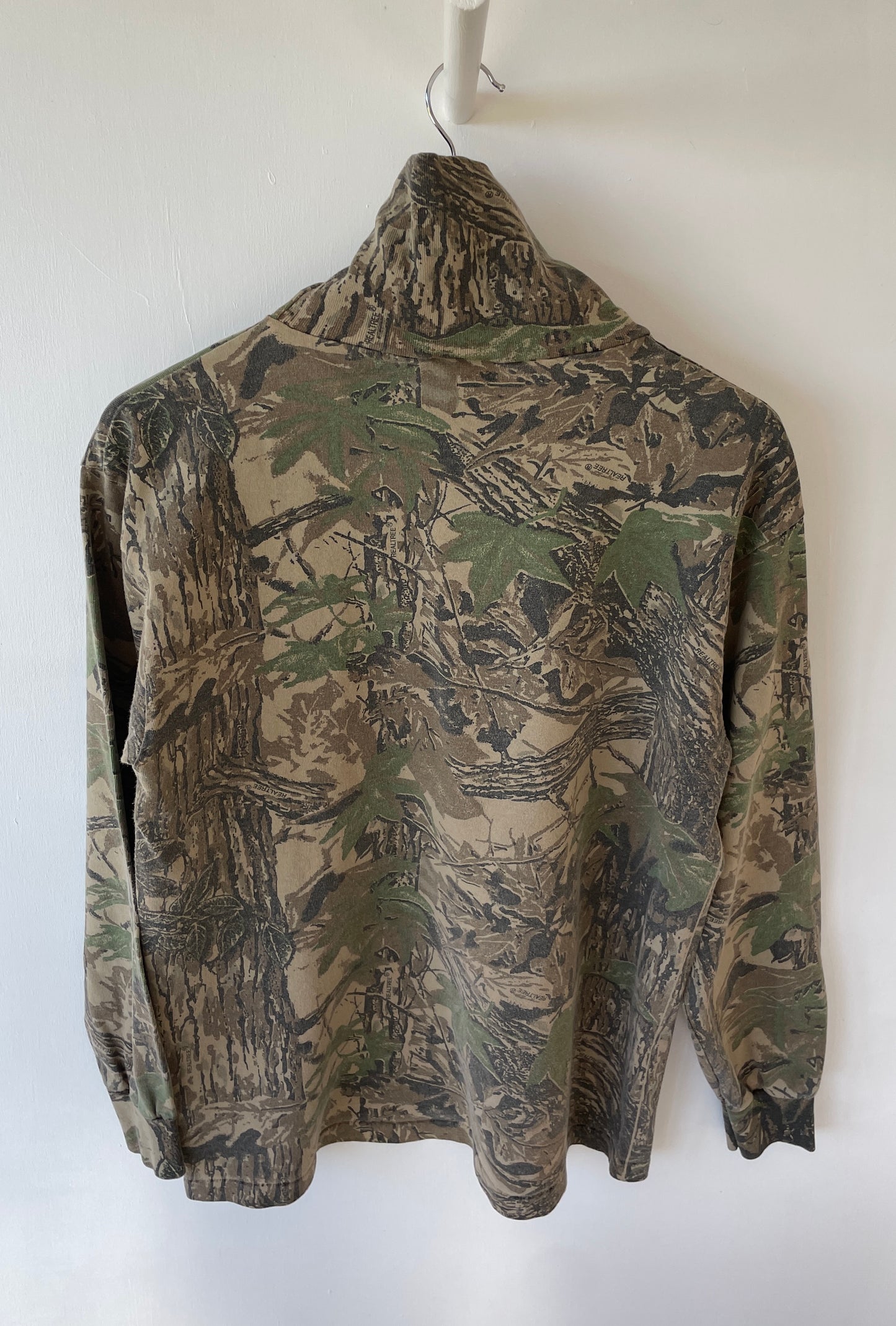 M - VINTAGE LONG SLEEVED CAMO TEE