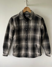 Load image into Gallery viewer, XS - VINTAGE CARHARTT SHIRT
