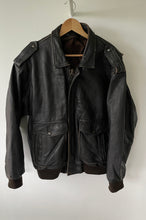 Load image into Gallery viewer, L - VINTAGE LEATHER JACKET
