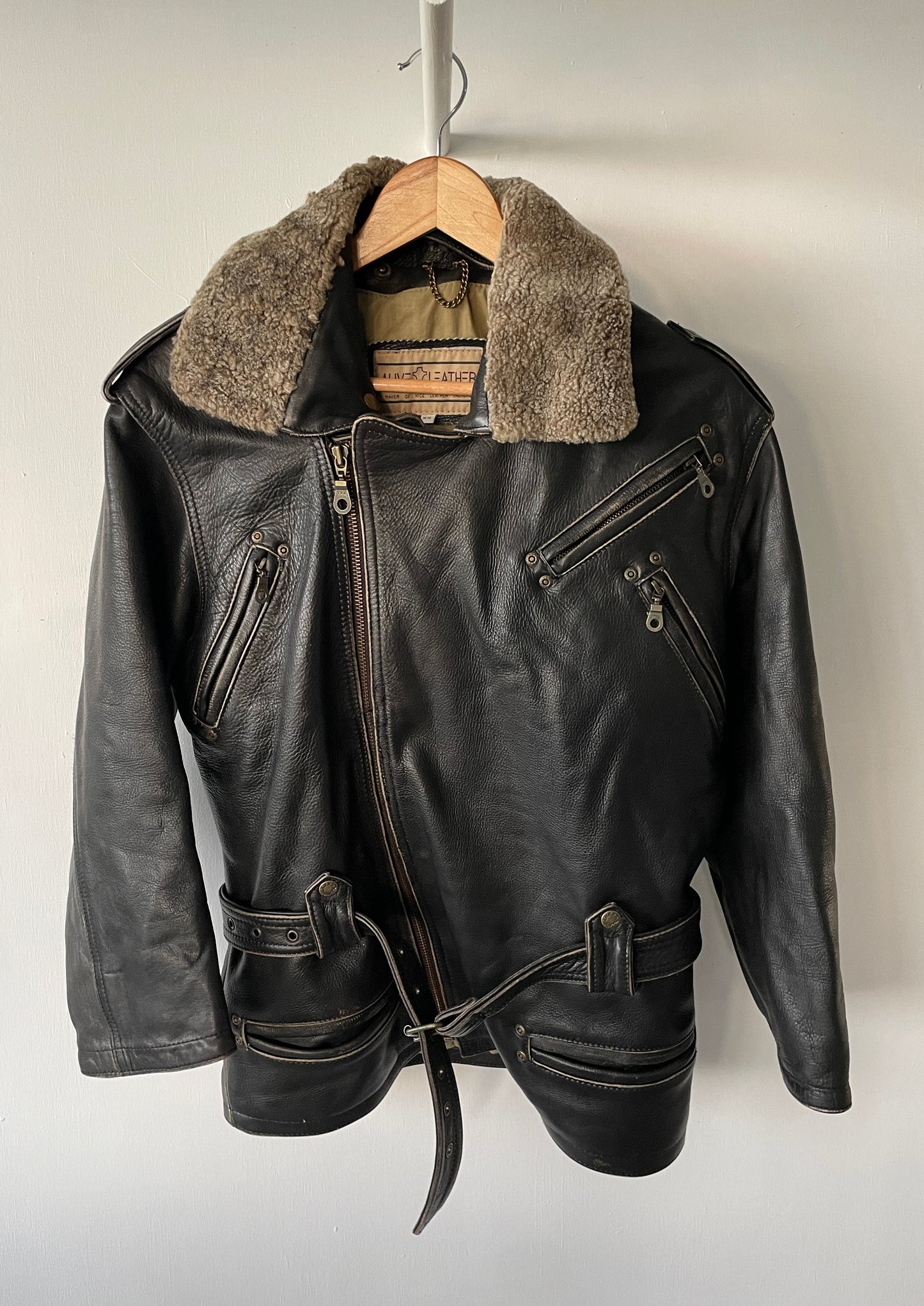 XS - VINTAGE LEATHER JACKET