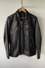 Load image into Gallery viewer, M - VINTAGE LEATHER JACKET
