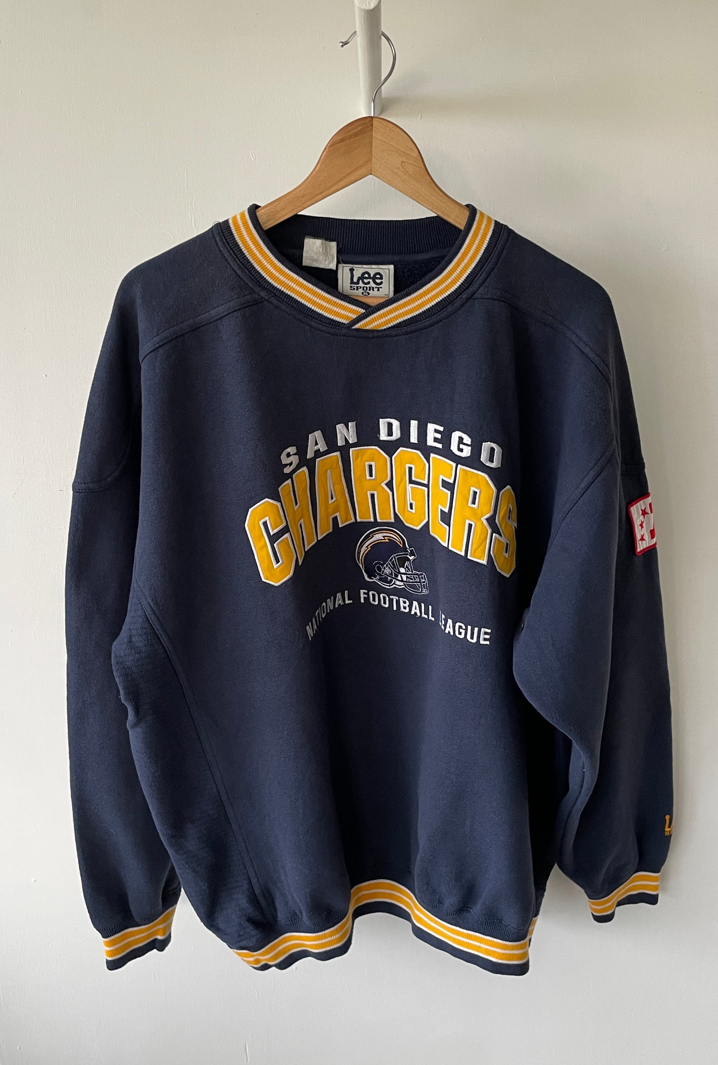 XL - VINTAGE SAN DIEGO CHARGERS SWEATSHIRT