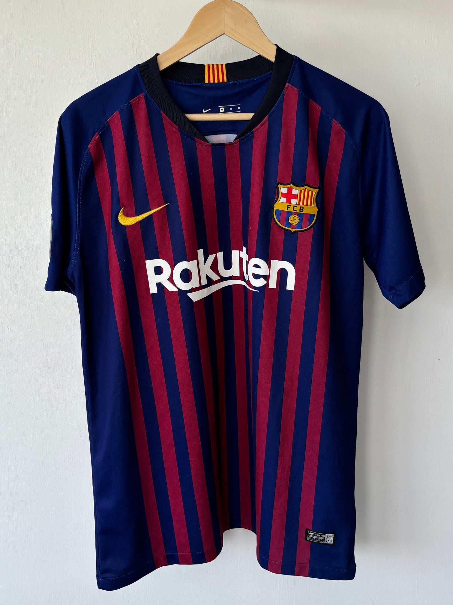M - VINTAGE BARCELONA MESSI 18/19 JERSEY