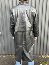 Load image into Gallery viewer, M - VINTAGE LEATHER COAT
