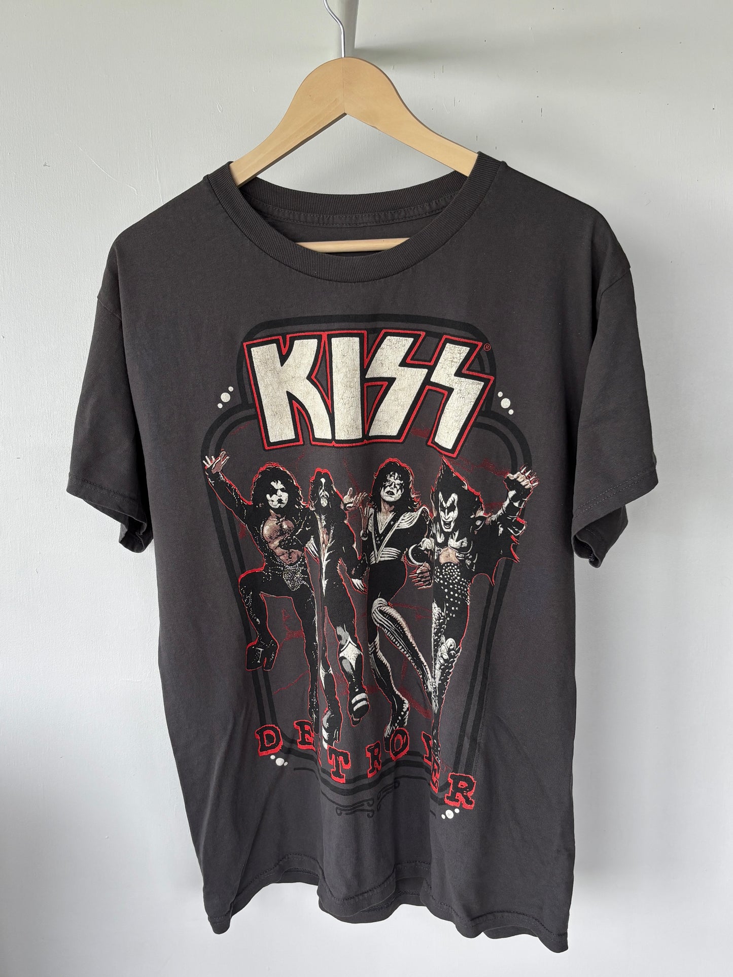 M - VINTAGE KISS TEE