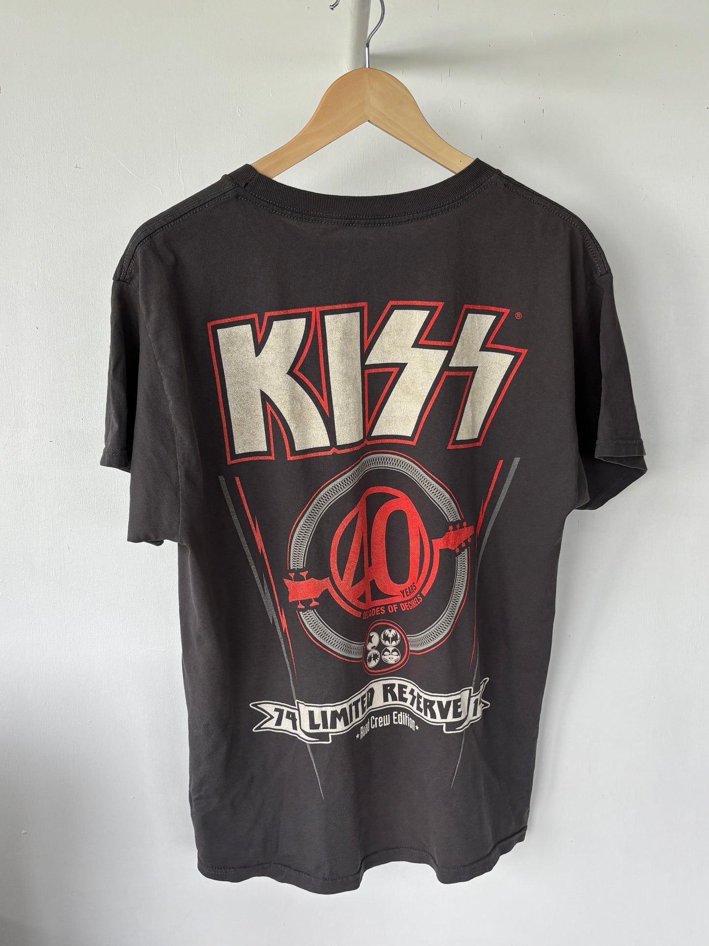 M - VINTAGE KISS TEE