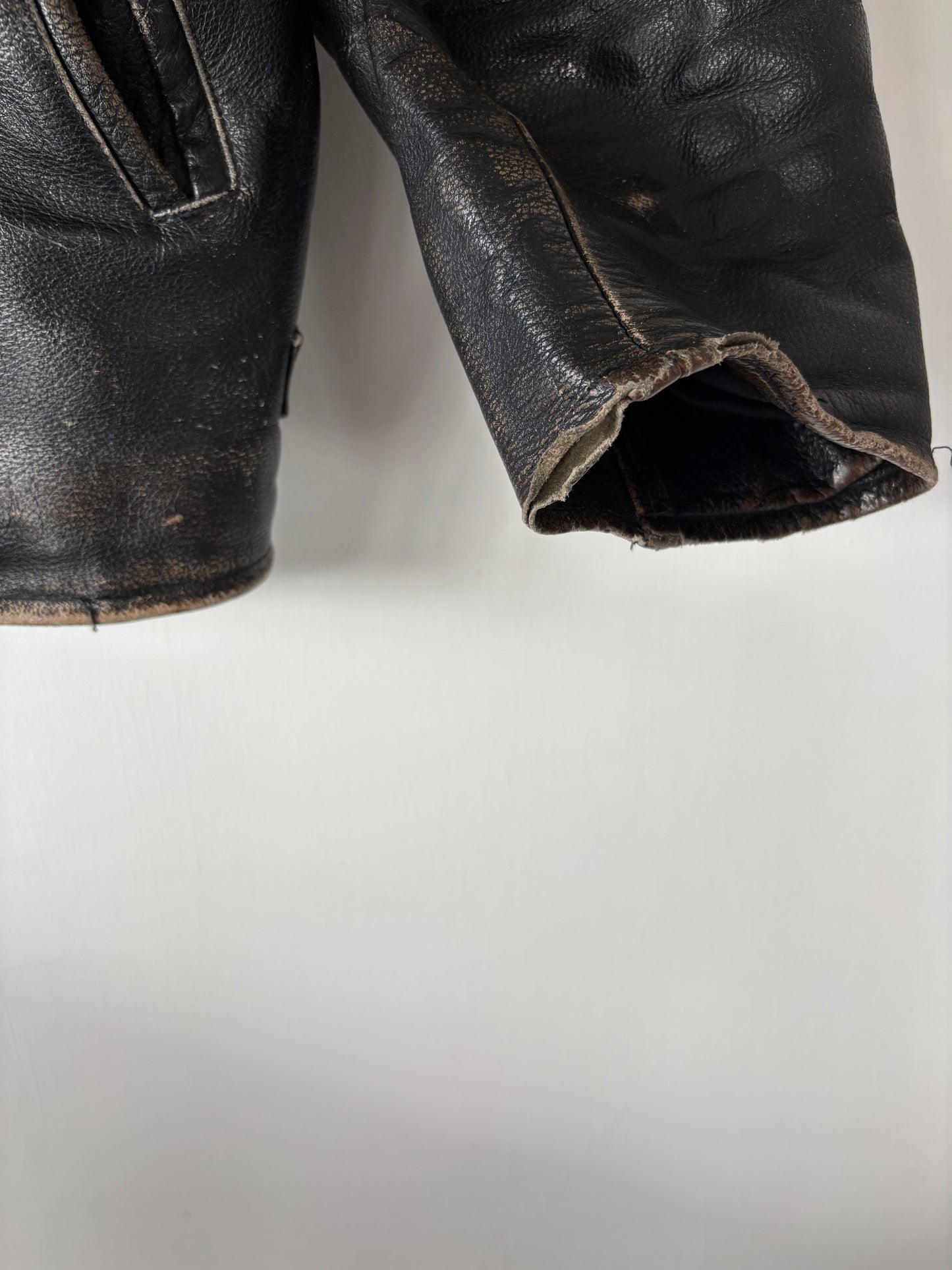 L - VINTAGE LEATHER JACKET