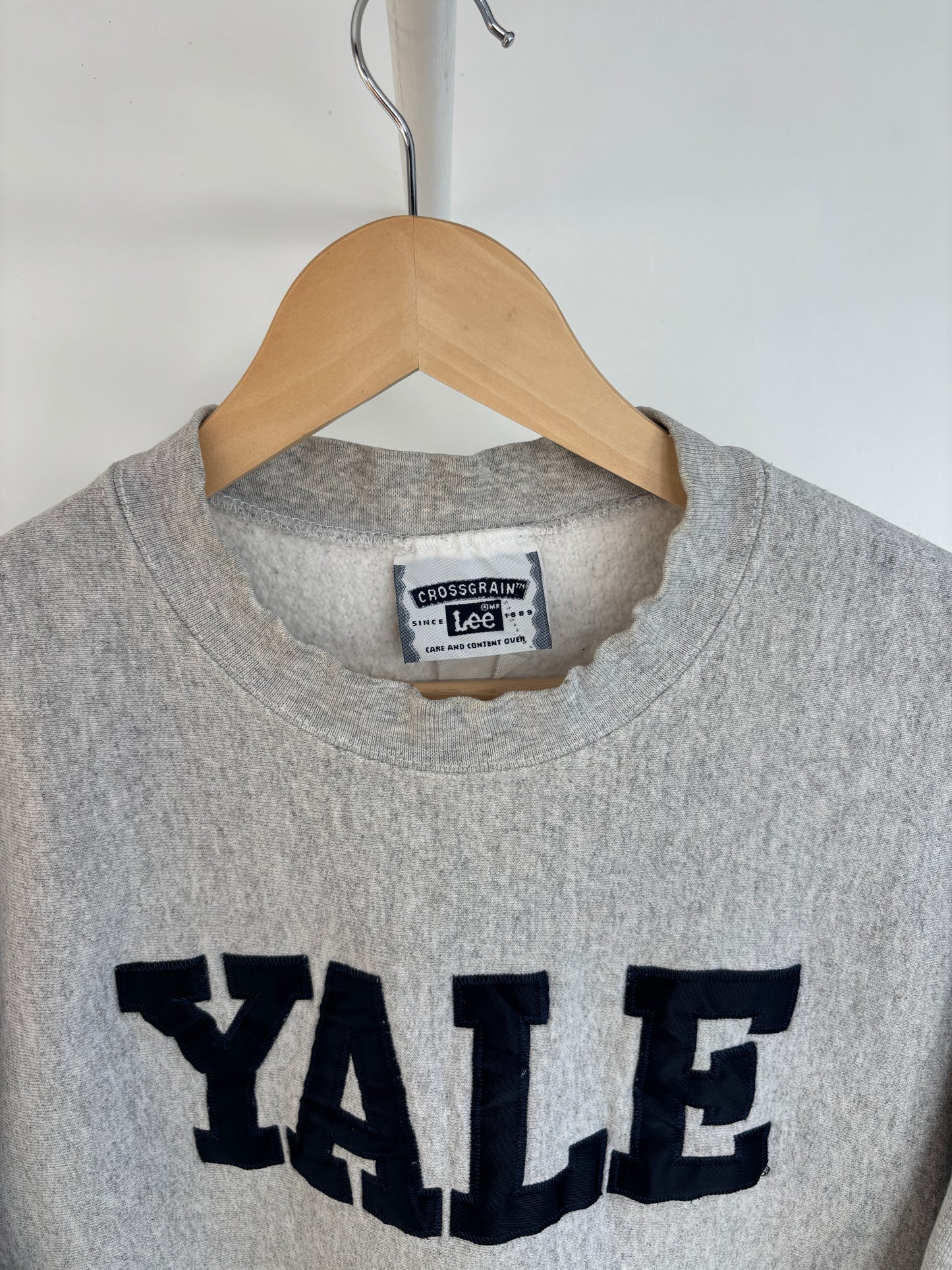 M - VINTAGE YALE SWEATSHIRT