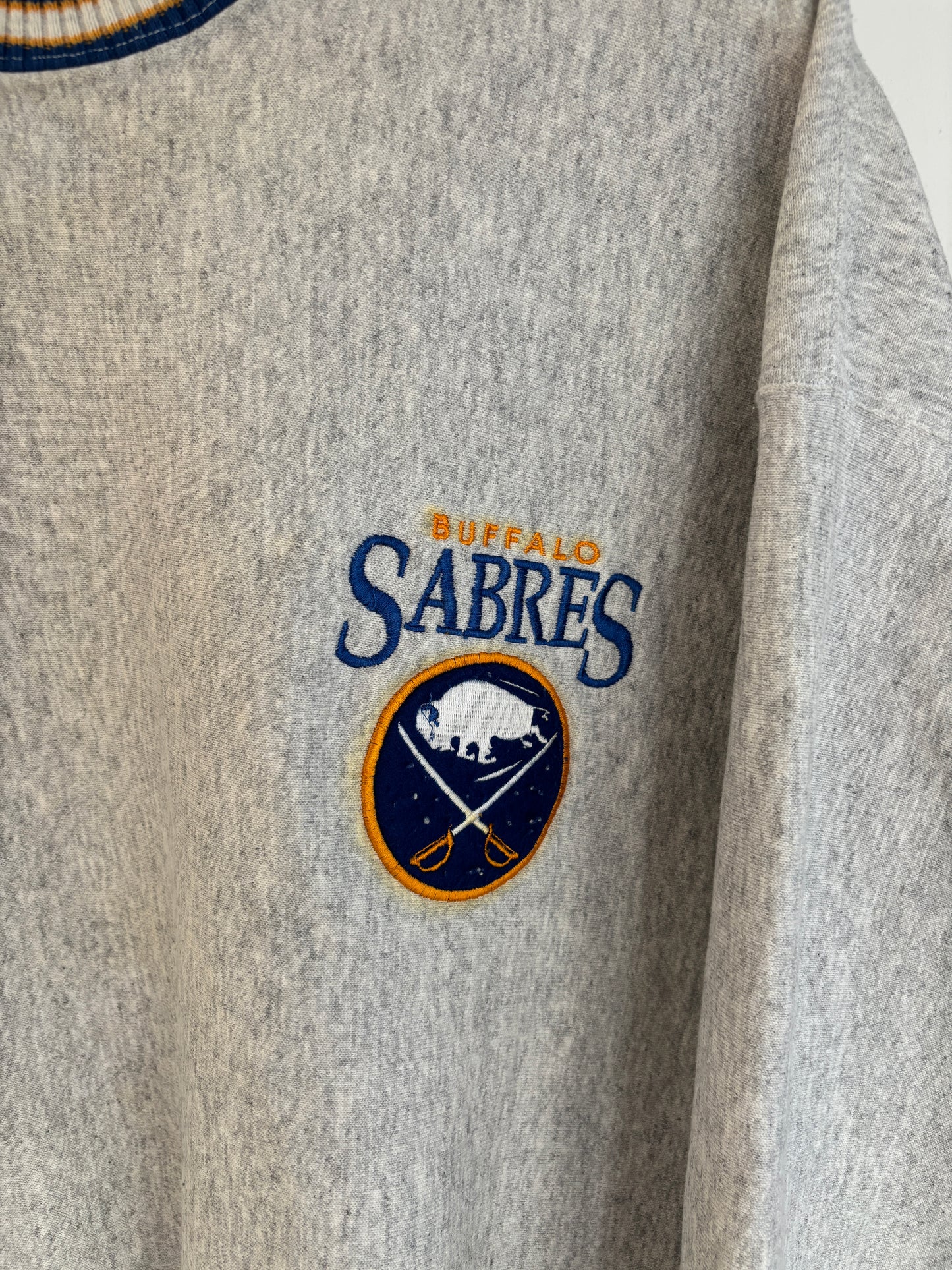 M - VINTAGE BUFFALO SABRES SWEATSHIRT