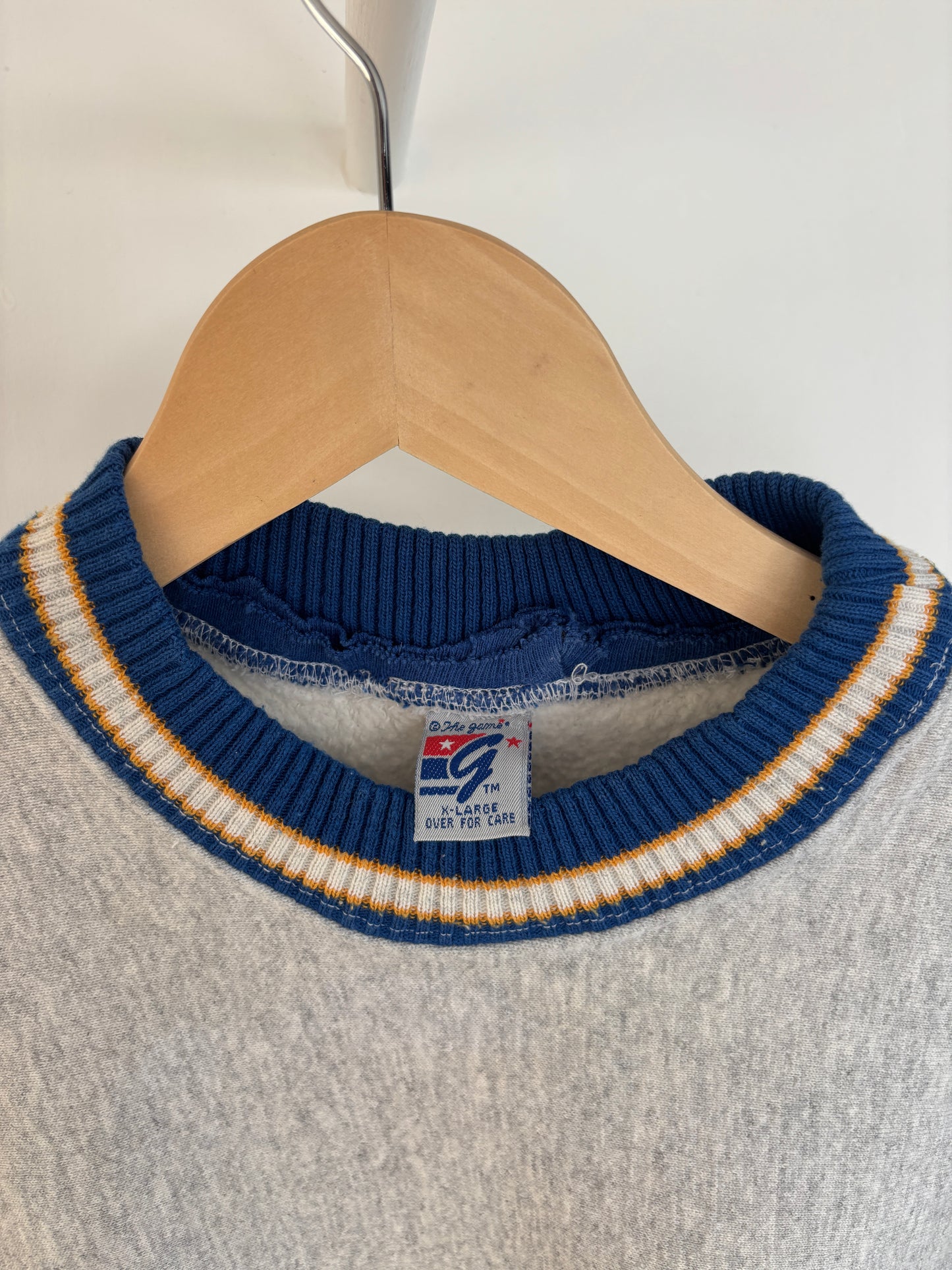 M - VINTAGE BUFFALO SABRES SWEATSHIRT